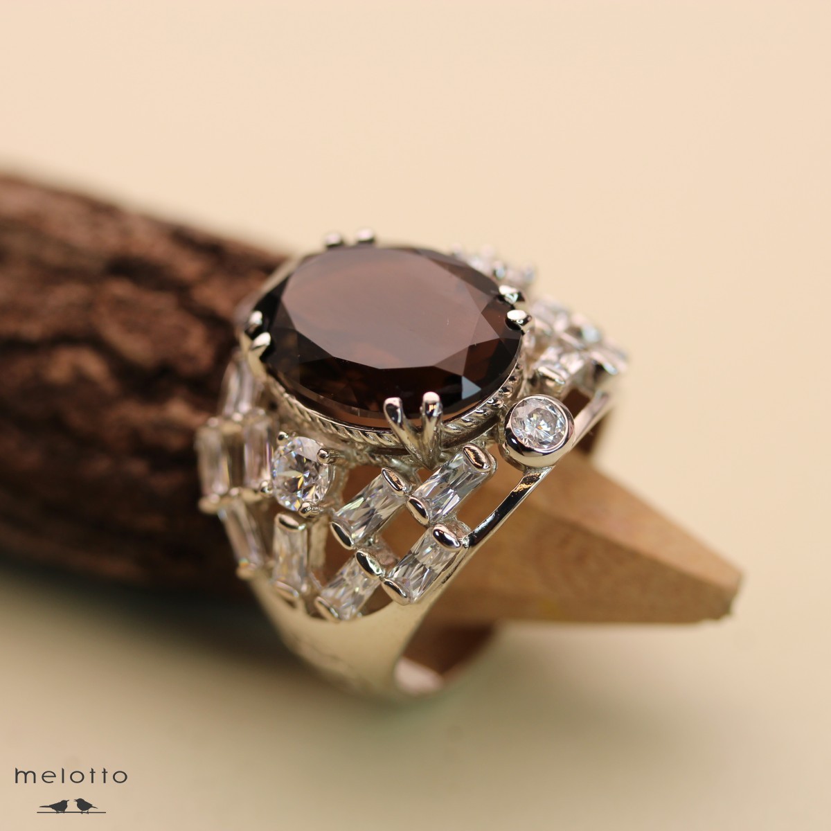 Женское серебряное кольцо с раухтопазом "Астория"
