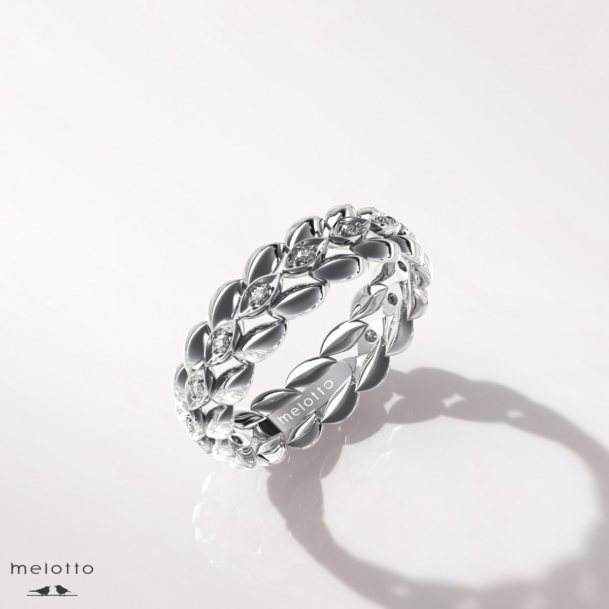Женское обручальное кольцо с бриллиантами «Маркиз»