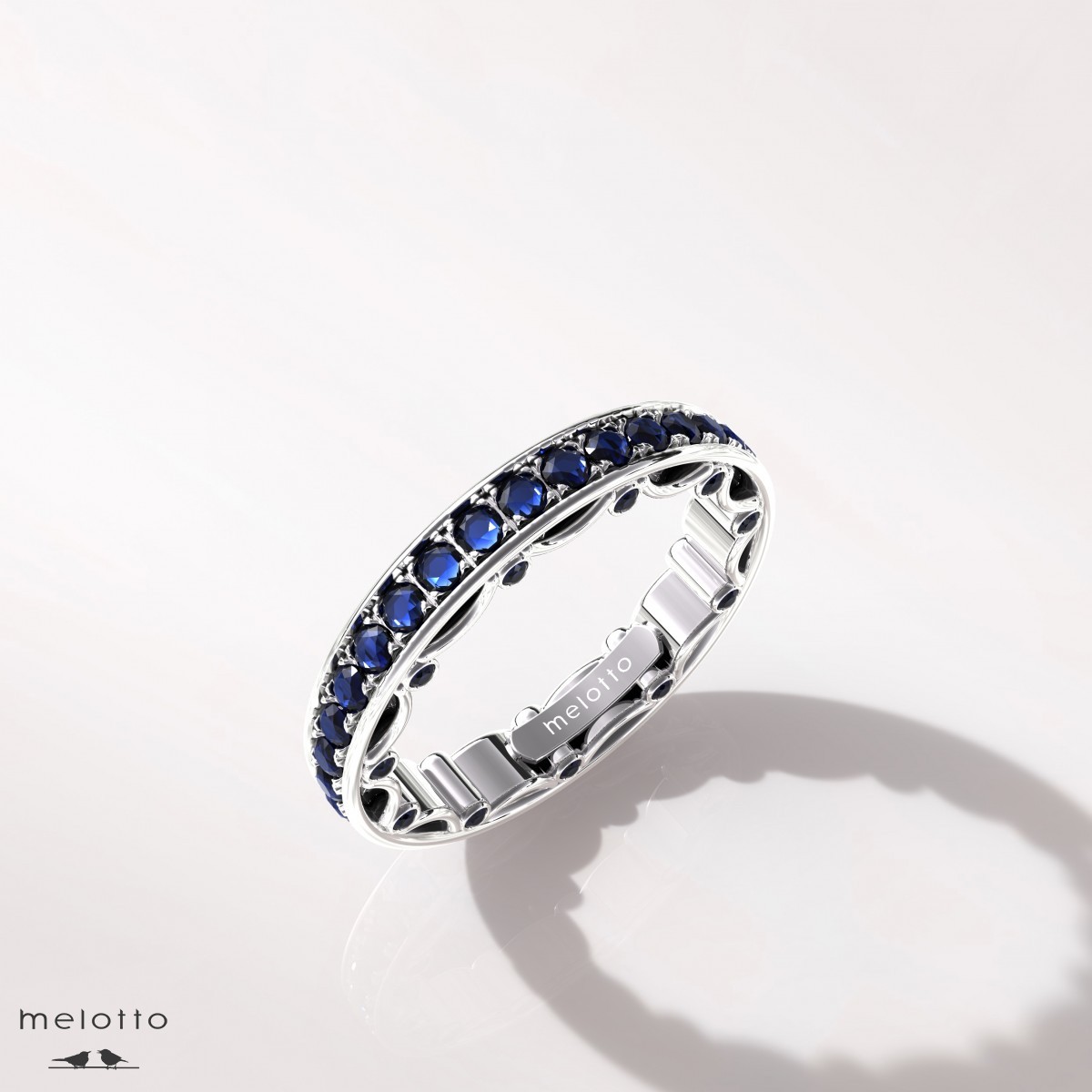 Женское обручальное кольцо с бриллиантами и сапфирами