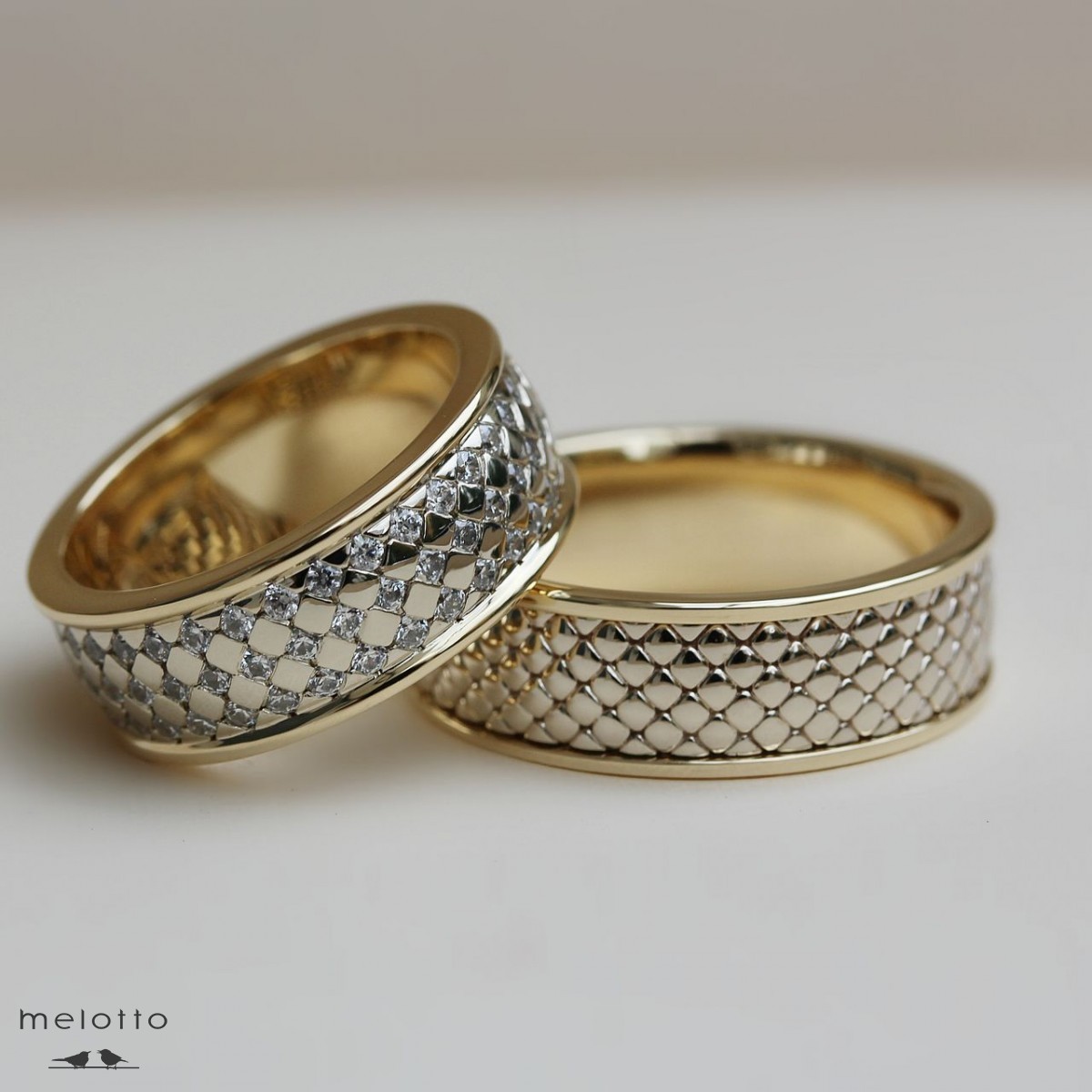 Уникальные обручальные кольца с бриллиантами
