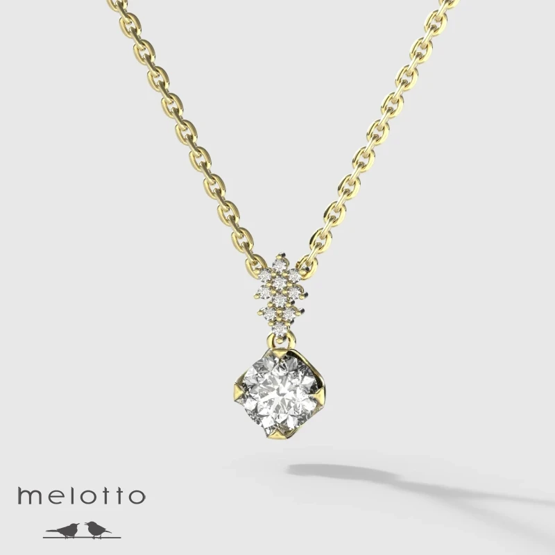 Колье-подвеска с крупным бриллиантом