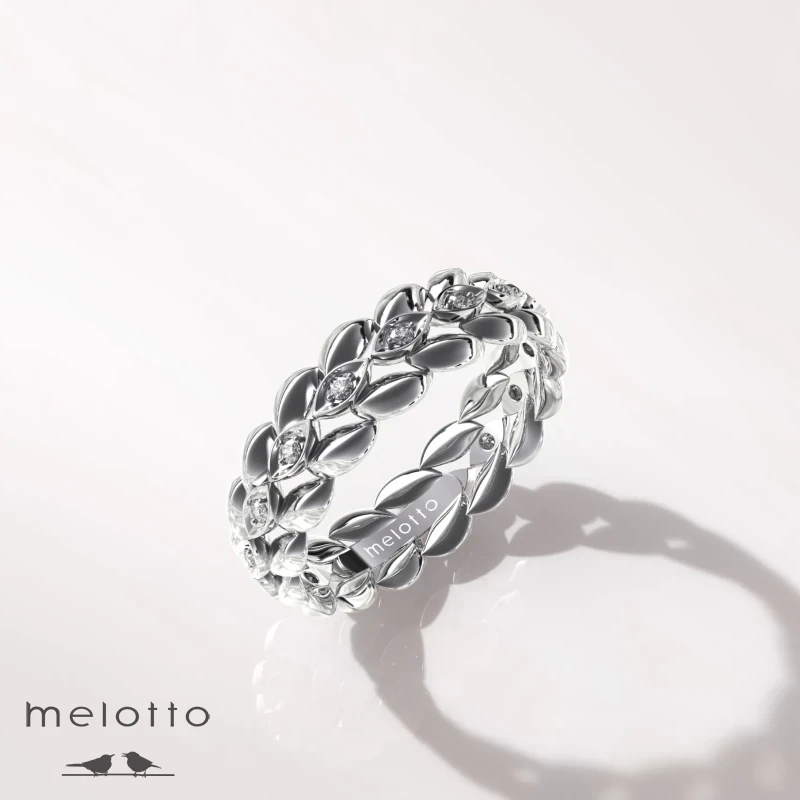 Женское обручальное кольцо с бриллиантами «Маркиз» Женское обручальное кольцо с бриллиантами «Маркиз»