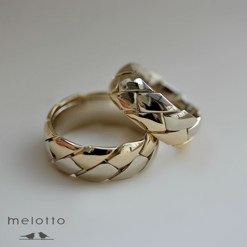 Двухцветные широкие обручальные кольца