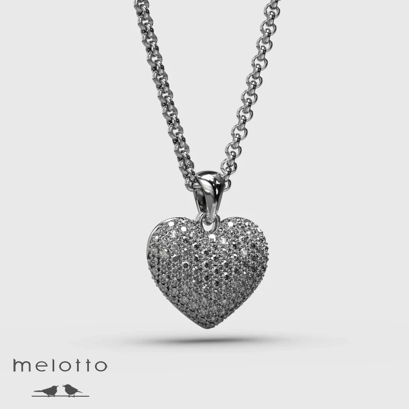 Подвеска с бриллиантами в форме сердца