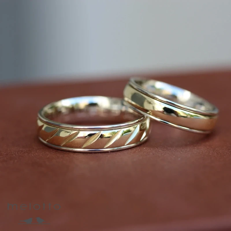 Классические двухцветные обручальные кольца