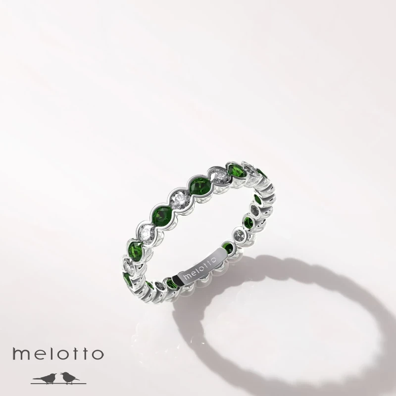 Женское обручальное кольцо «Изумрудное пламя» Женское обручальное кольцо «Изумрудное пламя»