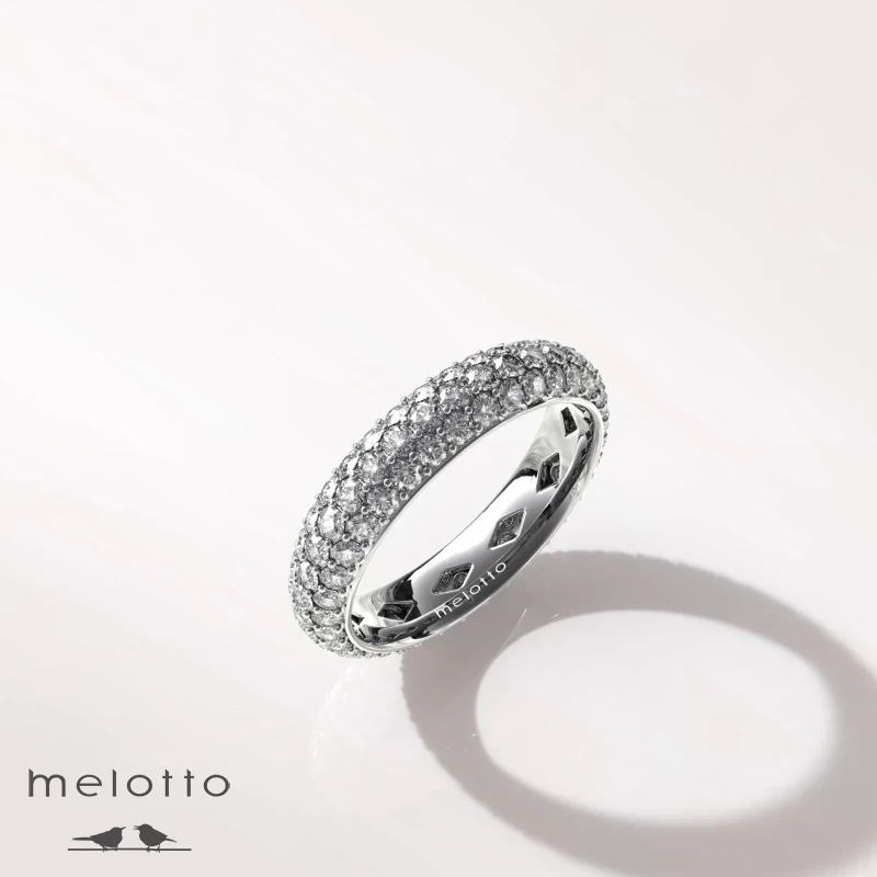 Женское обручальное кольцо «Бриллиантовая россыпь»