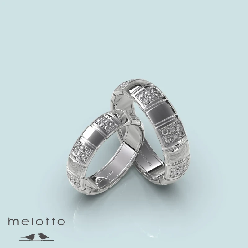 Обручальные кольца с бриллиантами классической формы