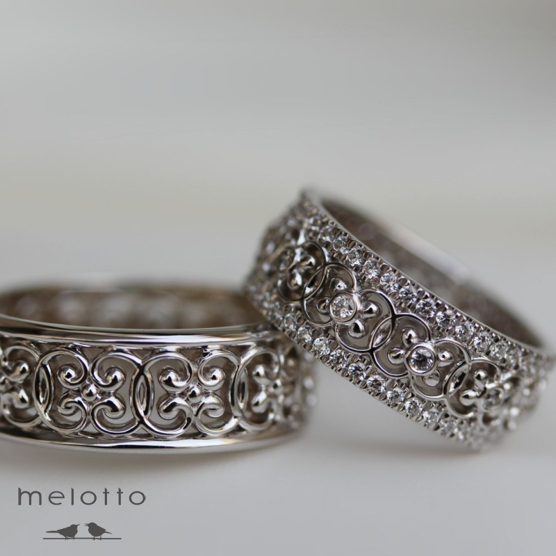 Обручальные кольца с пышном узором Обручальные кольца с пышном узором