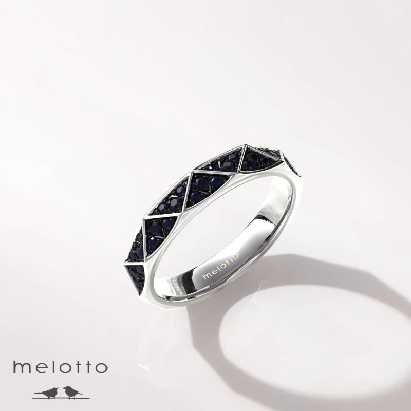 Женское обручальное кольцо с сапфирами