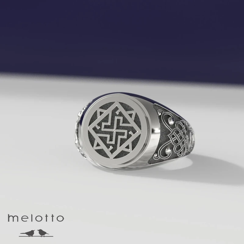 Золотая печатка с оберегом