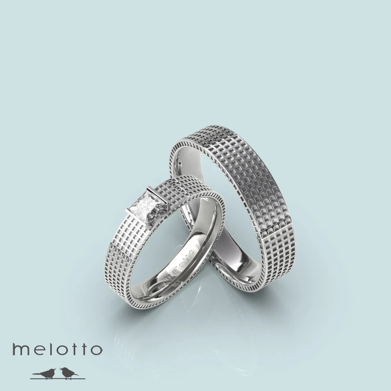 Стильные обручальные кольца из белого золота с бриллиантом