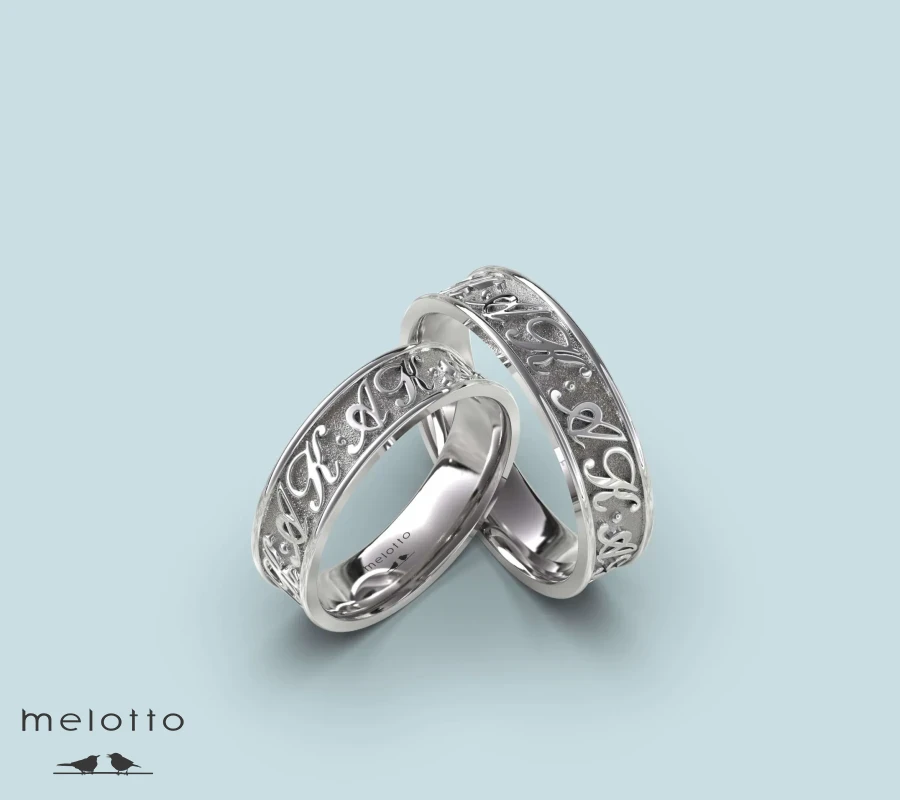 Обручальная пара с инициалами заказчика