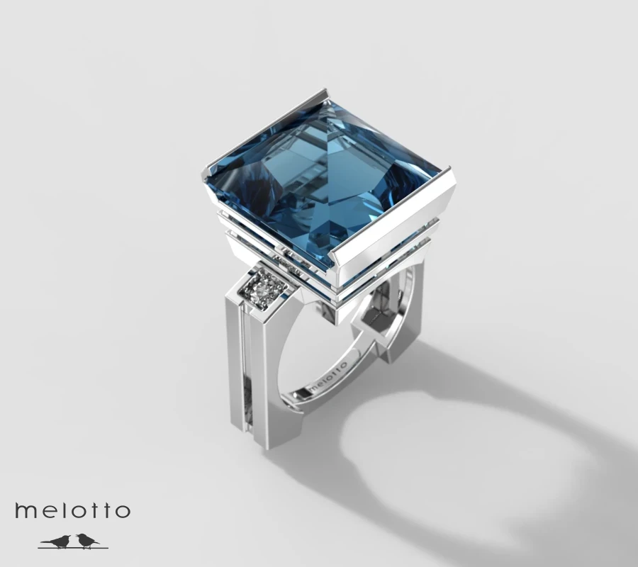 Женское золотое кольцо с большим топазом