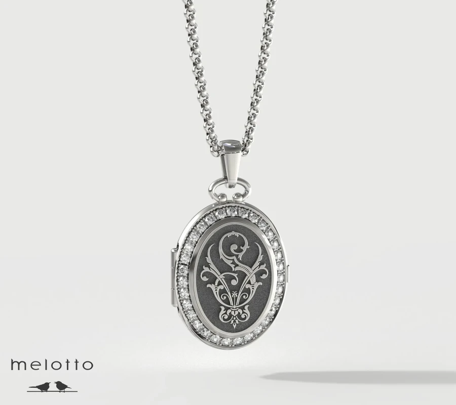 Медальон с фотографией и бриллиантами