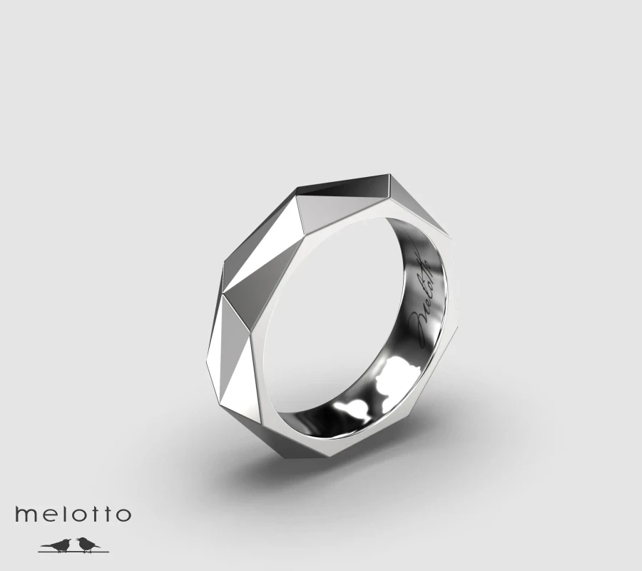 Мужское обручальное кольцо с граненой гранью