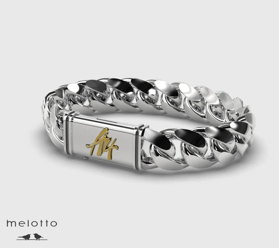 Массивный браслет с инициалами заказчика