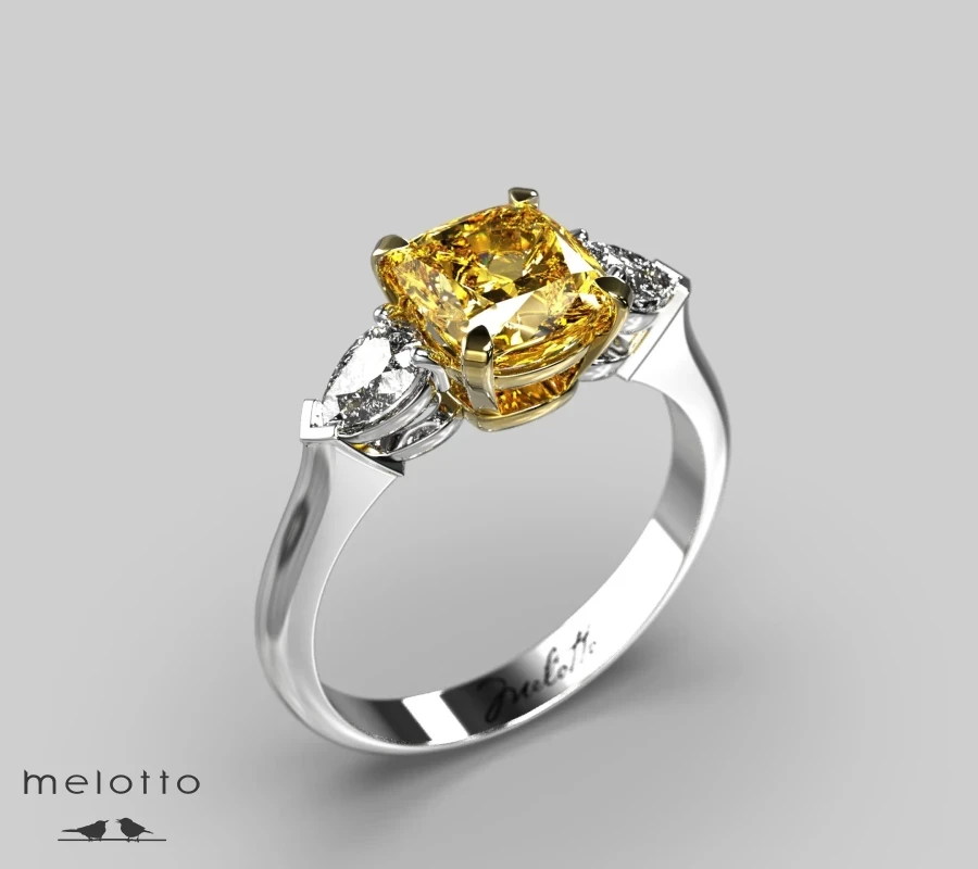 Кольцо на помолвку с желтыми и белыми бриллиантами