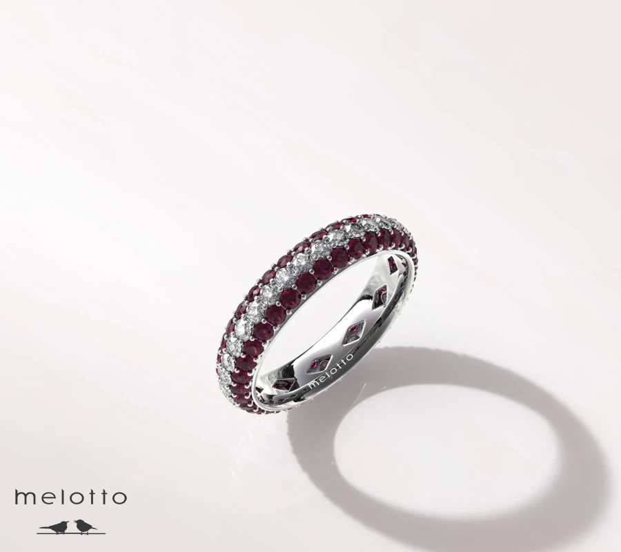 Рубиновое женское обручальное кольцо