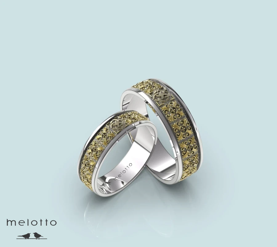 Парные обручальные кольца с оберегом