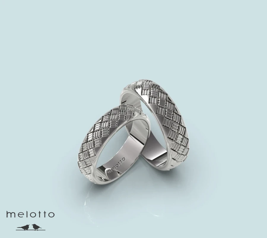 Классические обручальные кольца с орнаментом