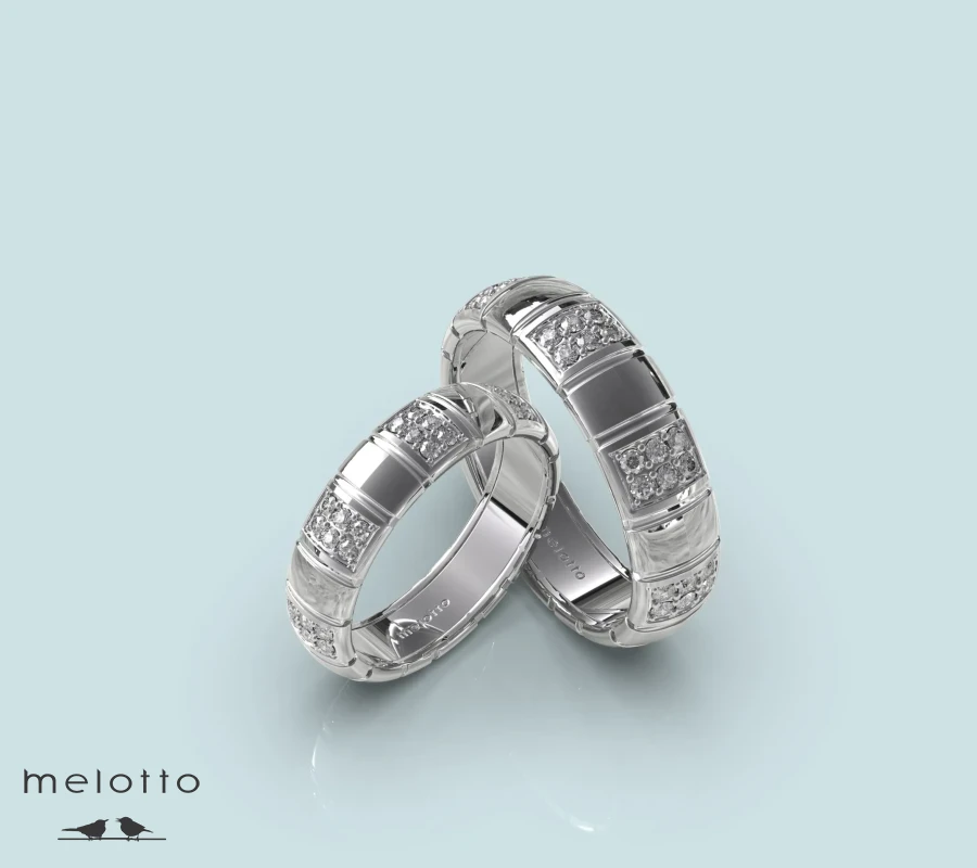 Обручальные кольца с бриллиантами классической формы