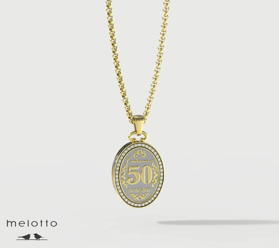 Памятный медальон под 2 фото