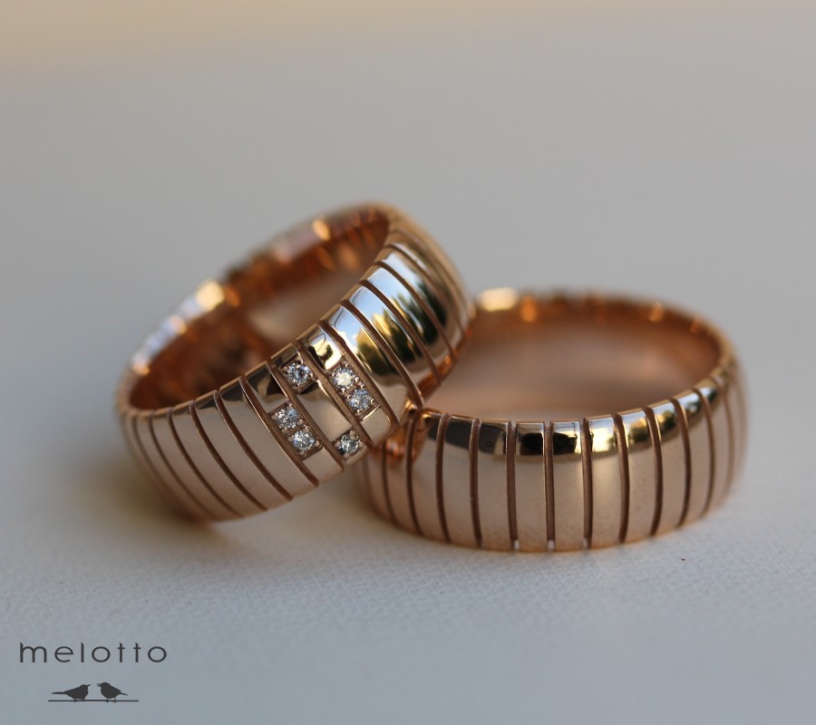 Обручальные кольца «Золотая бесконечность»