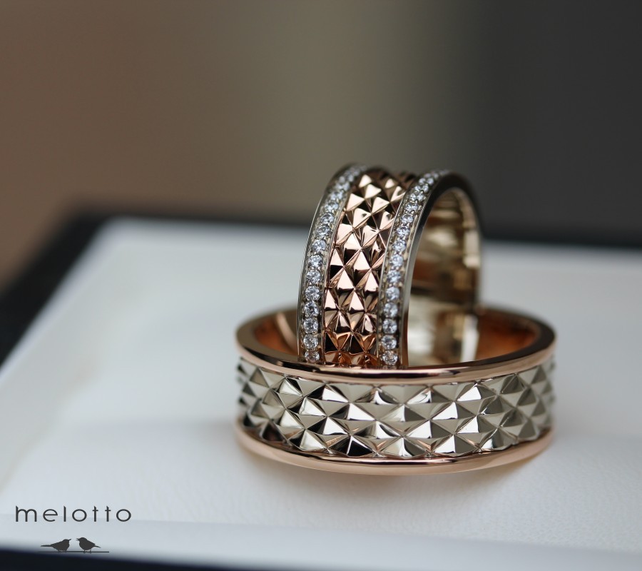 Обручальные кольца «Пирамида»