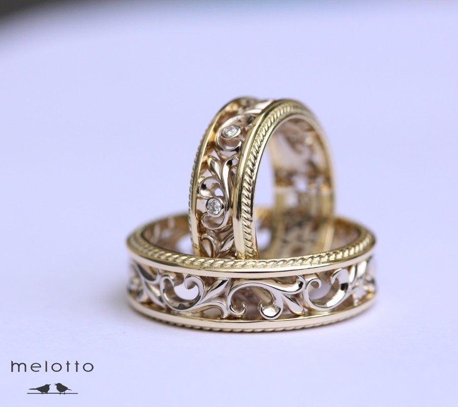 Золотые обручальные кольца с узорами