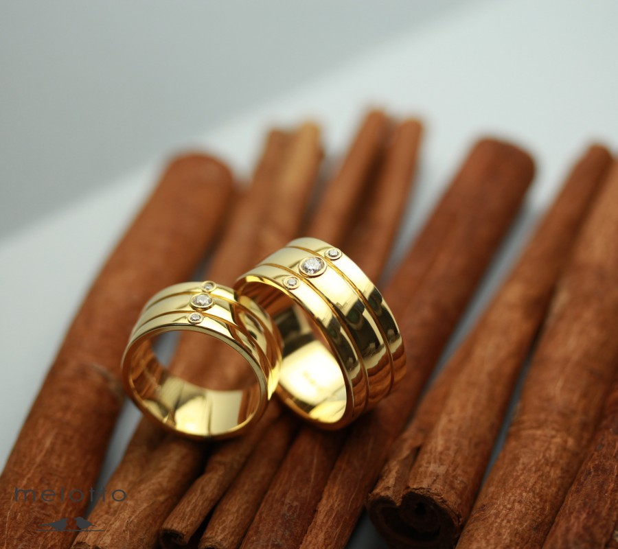 Комбинированные широкие обручальные кольца