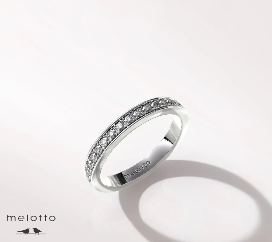 Женское обручальное кольцо «Узкая полоса вечности»