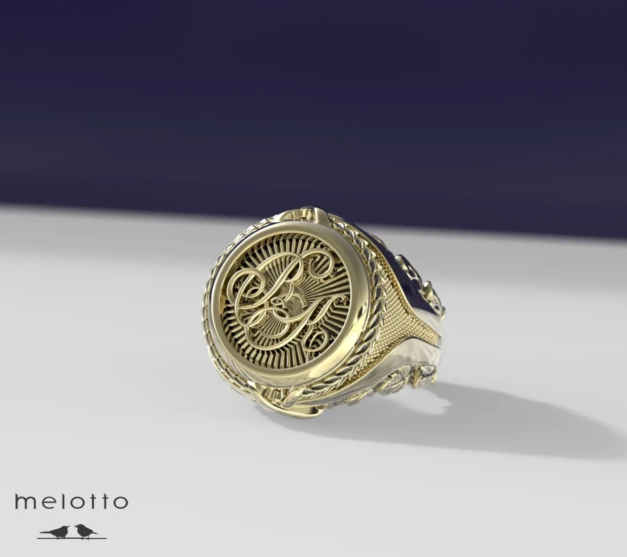 Массивный золотой перстень