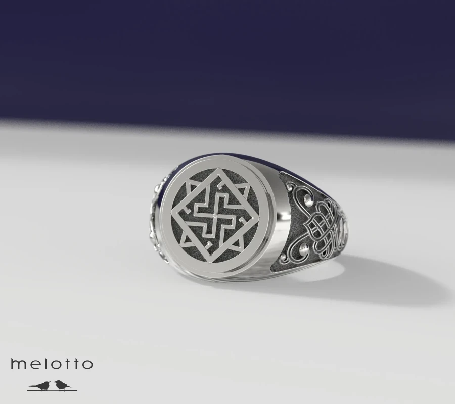 Золотая печатка с оберегом