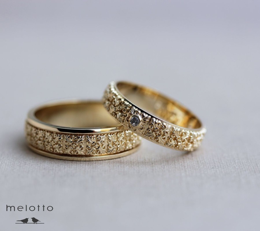 Свадебные обручальные кольца с узором