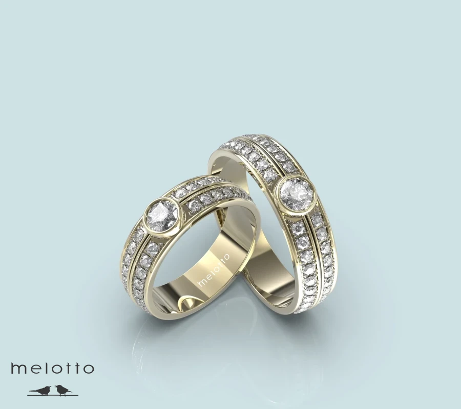 Обручальное кольцо с бриллиантами