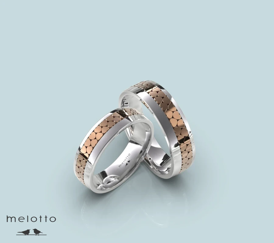 Обручальные кольца с сердцами