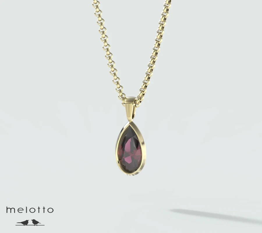 Золотая подвеска с рубином