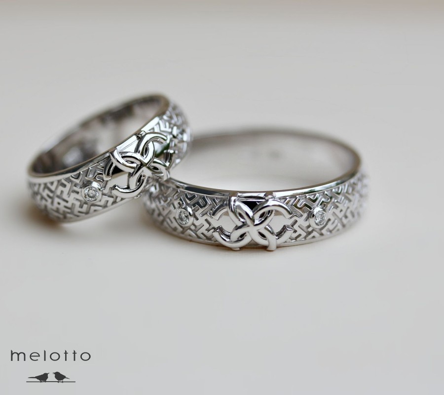 Обручальные кольца «Victoria»