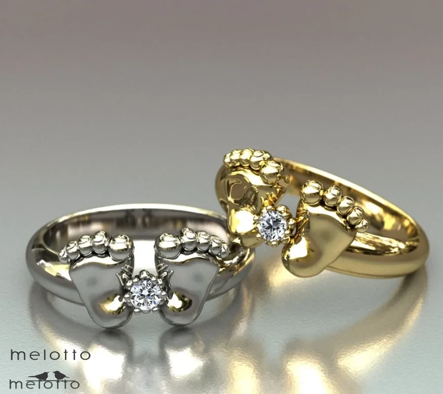 Кольцо «Пяточки младенца»