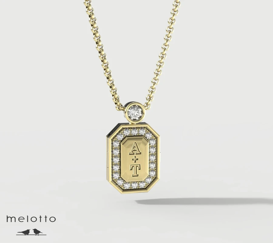 Открывающийся медальон «LOVE»