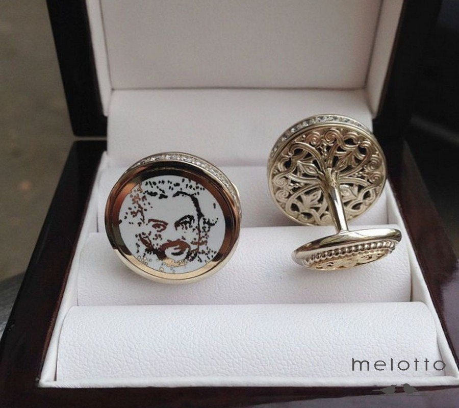 Запонки из золота с эмалью выполненные по портрету