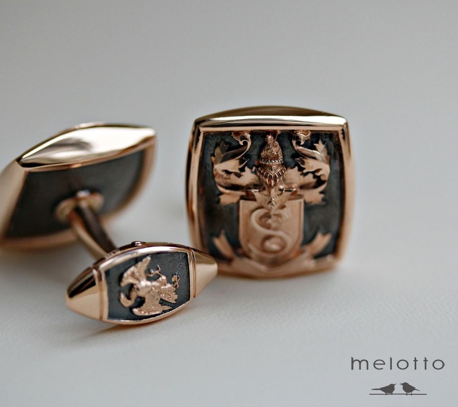 Запонки с фамильным гербом изготовленные на заказ