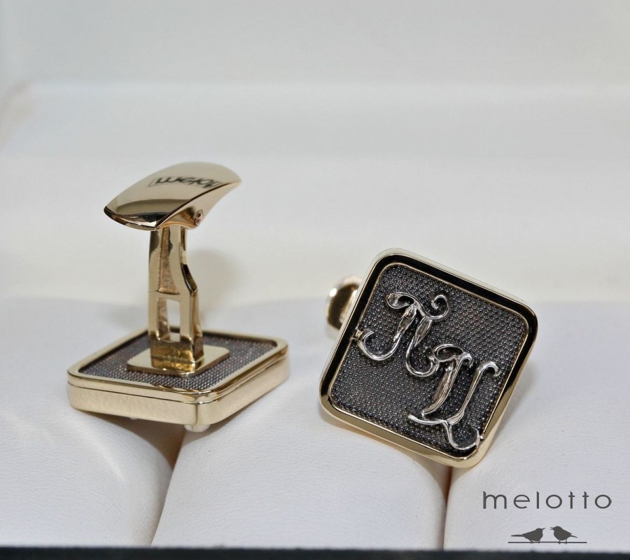 Золотые запонки с чернением