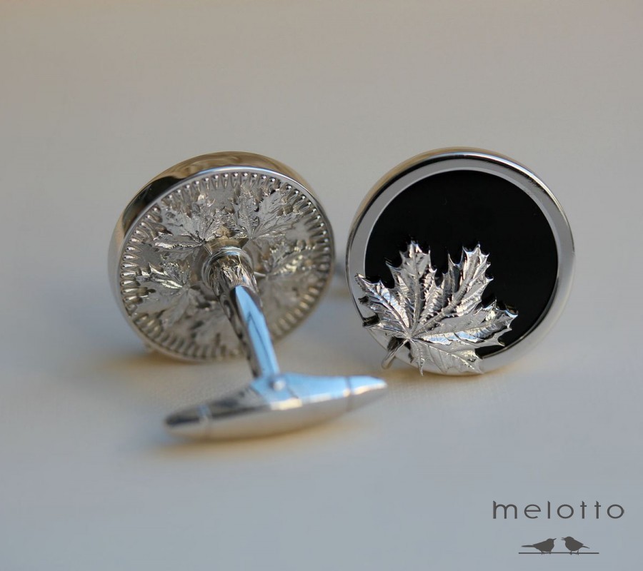 Эксклюзивные запонки из белого золота с ониксом