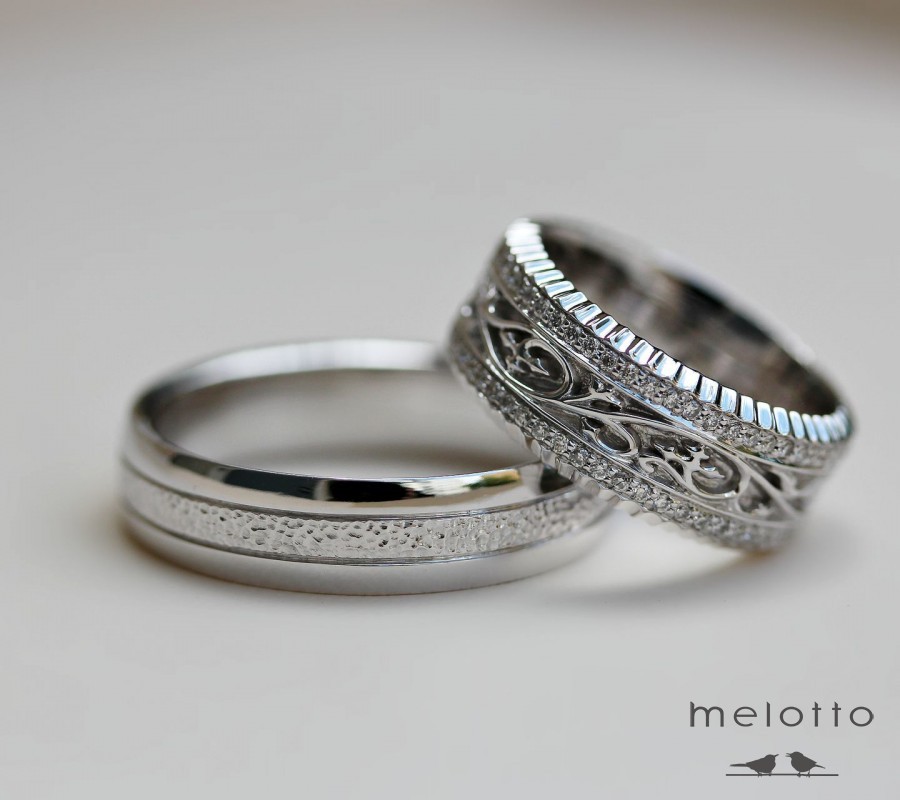 Обручальные кольца из белого золота с бриллиантами