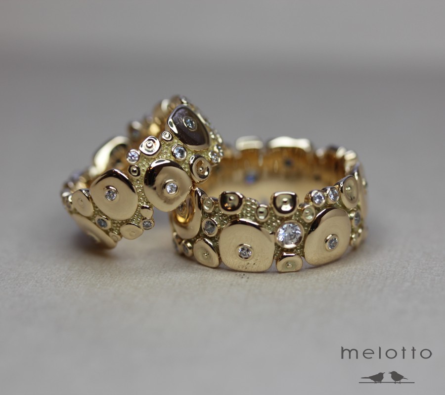 Авторские обручальные кольца из желтого золота