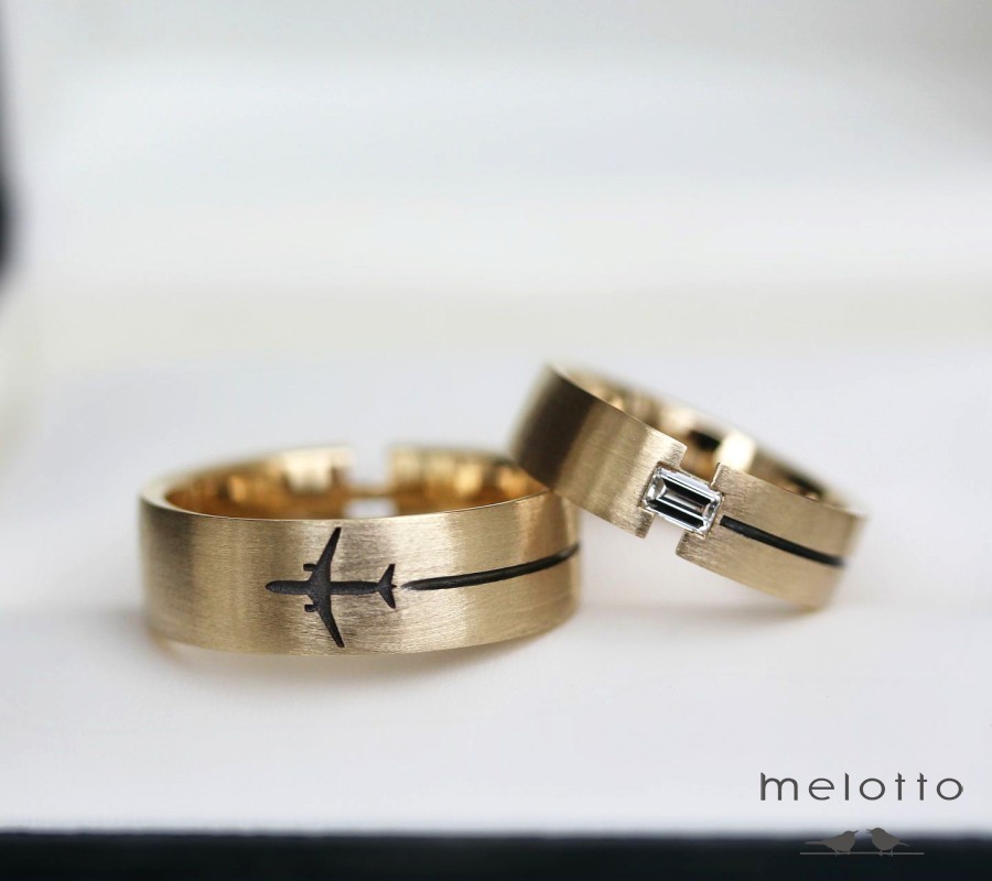 Обручальные кольца Корона с именами