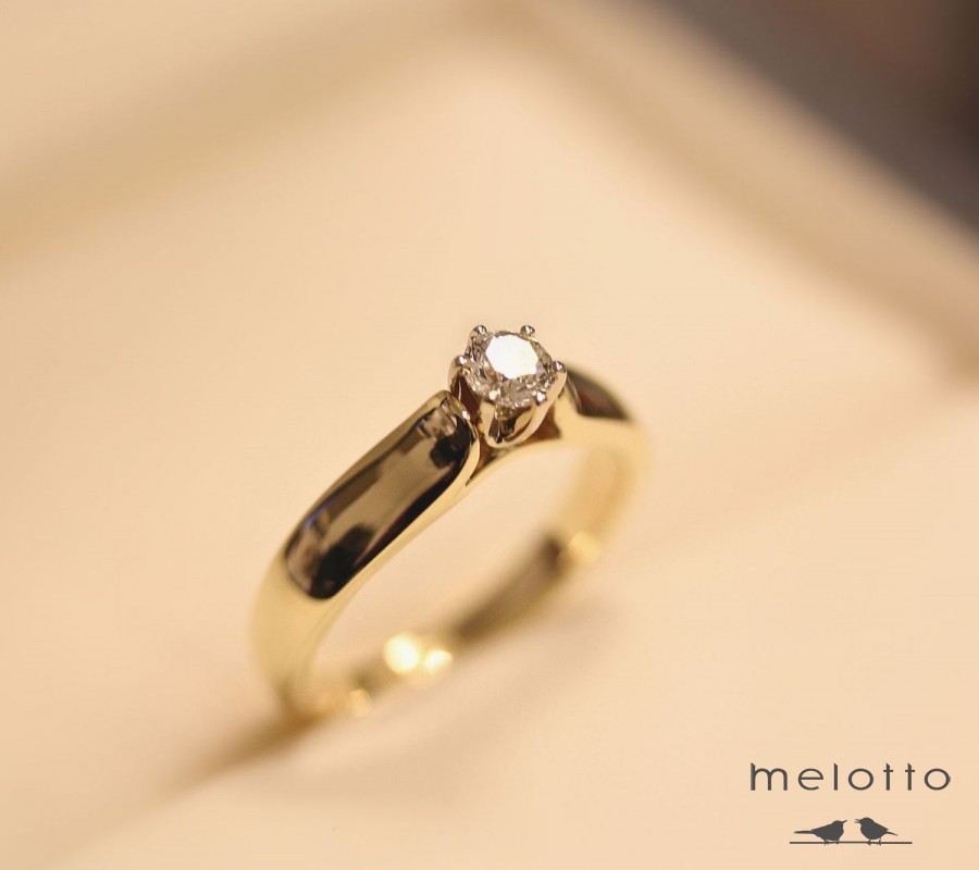 Помолвочное кольцо с бриллиантом 0,2 ct