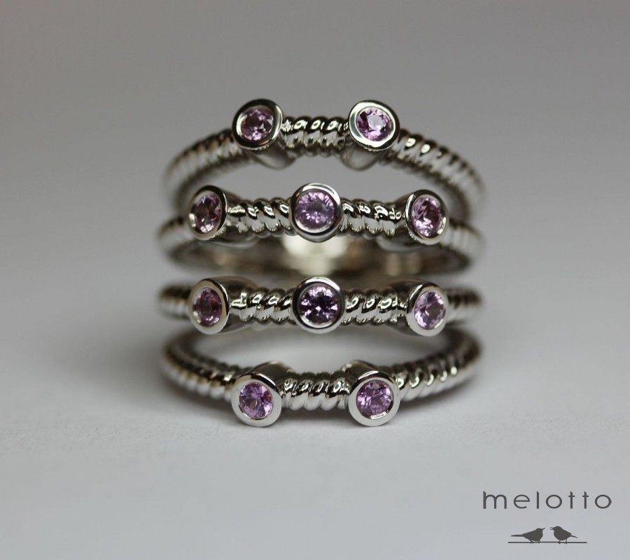 Авторское кольцо из золота с розовыми сапфирами